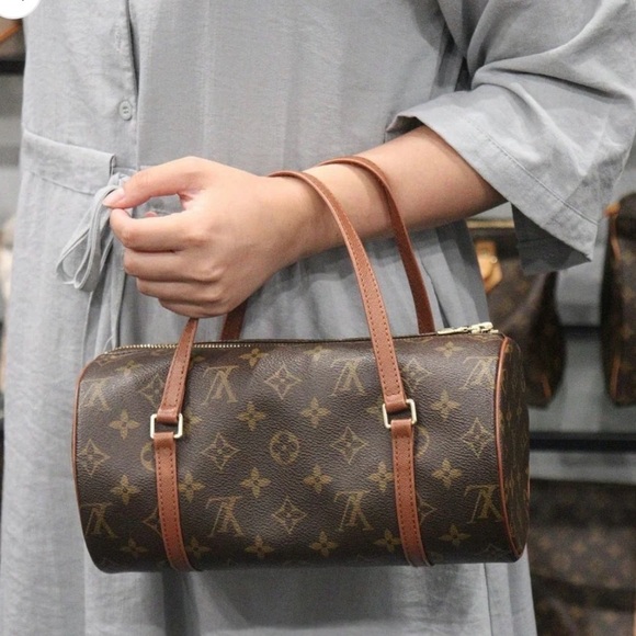 Louis Vuitton Monogram Papillon 26 Handbag - Picture 3 of 11